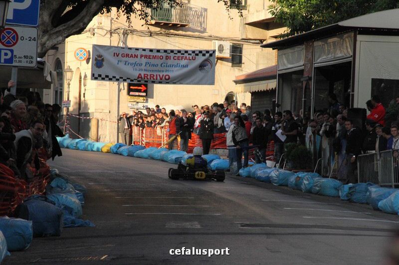 111120 sport2 304_tn.jpg